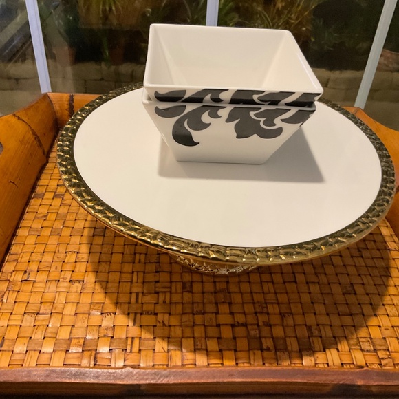 Martha Stewart Macy’s Lisbon Black & White Square Bowls - 2 Total - Picture 3 of 11